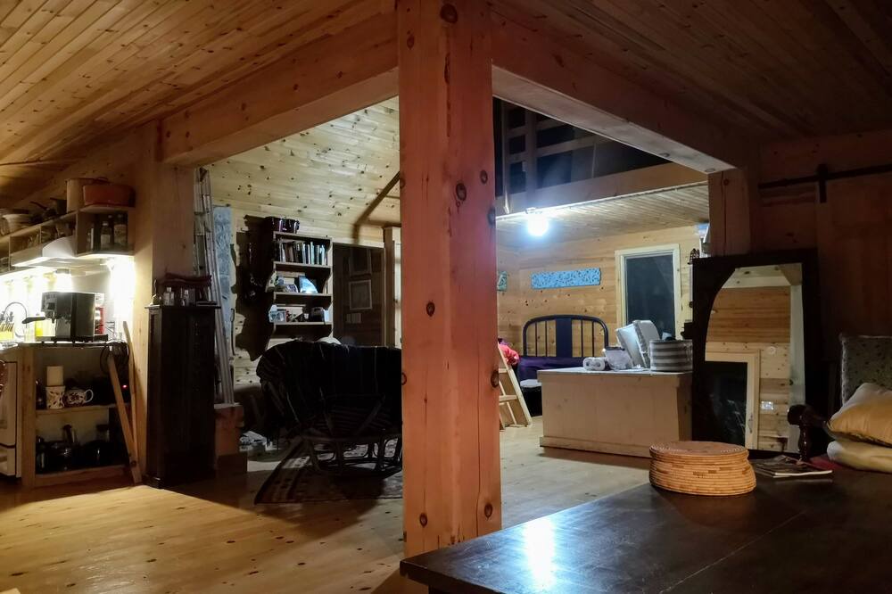 Photo of Livingroom in Amherstview