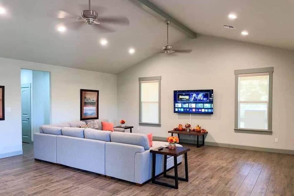 Photo of Livingroom in Centerville