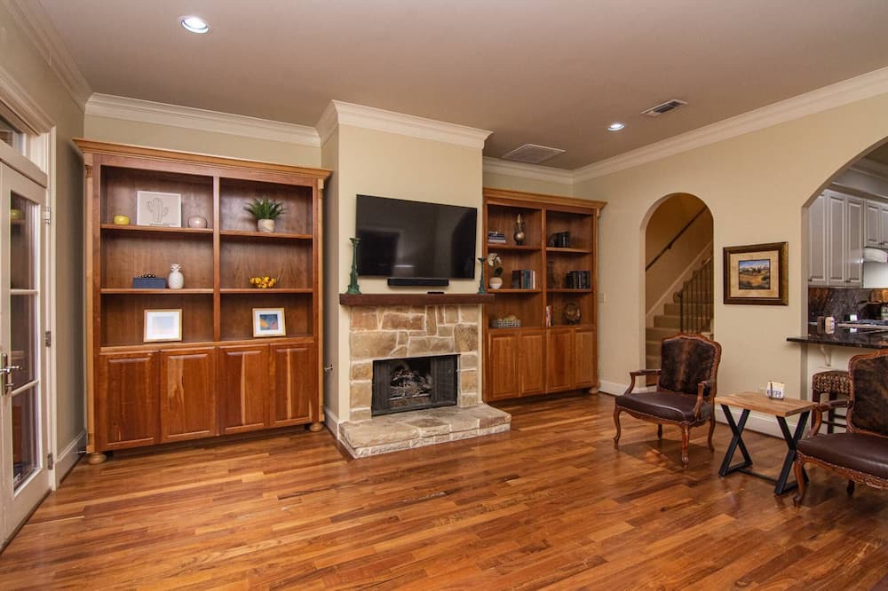 Photo of Bedroom in Fort Worth Cultural District