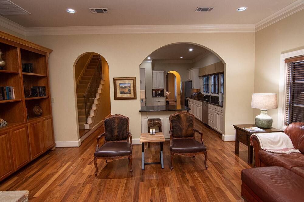 Photo of Bedroom in Fort Worth Cultural District