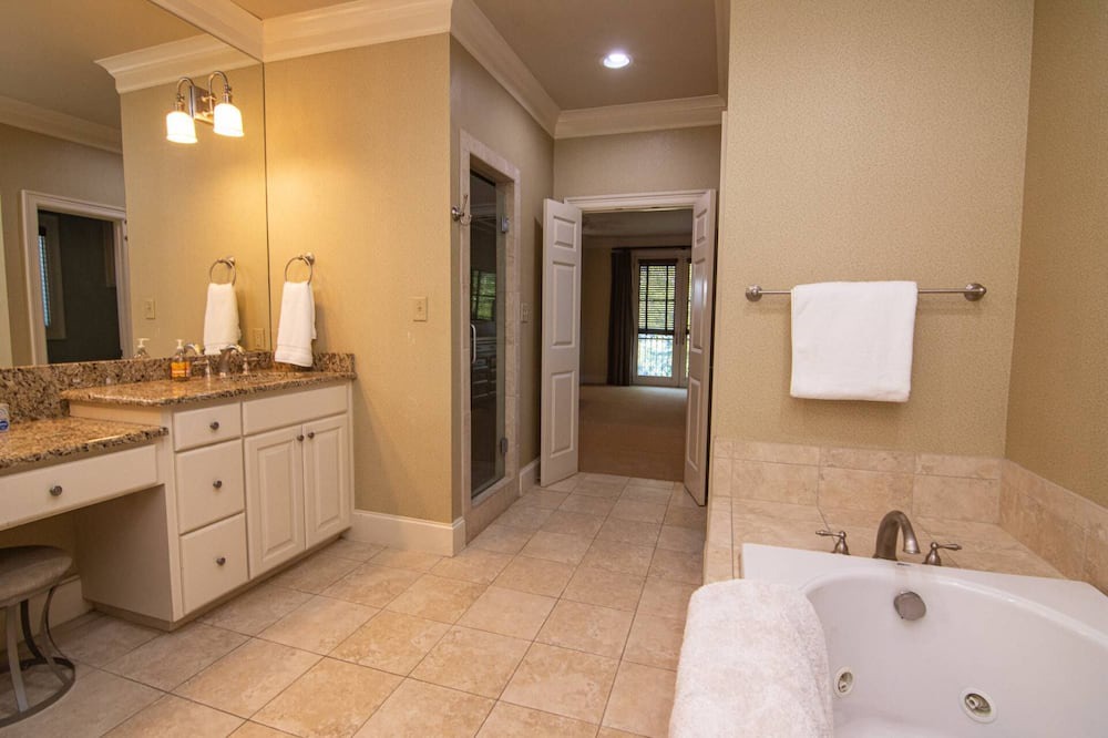Photo of Bathroom in Fort Worth Cultural District