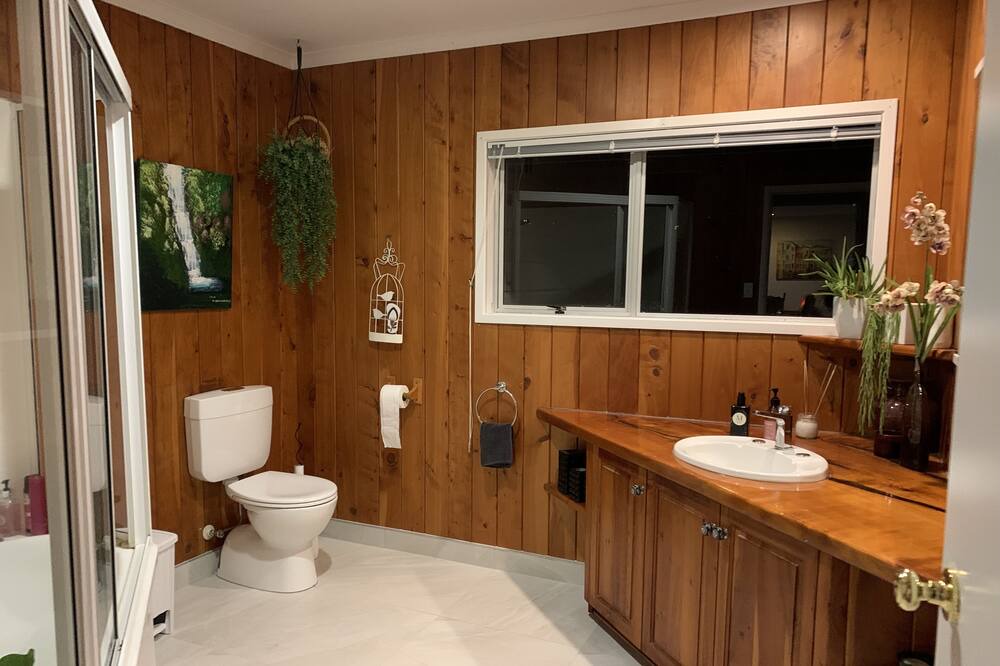 Photo of Bathroom in Waipapa
