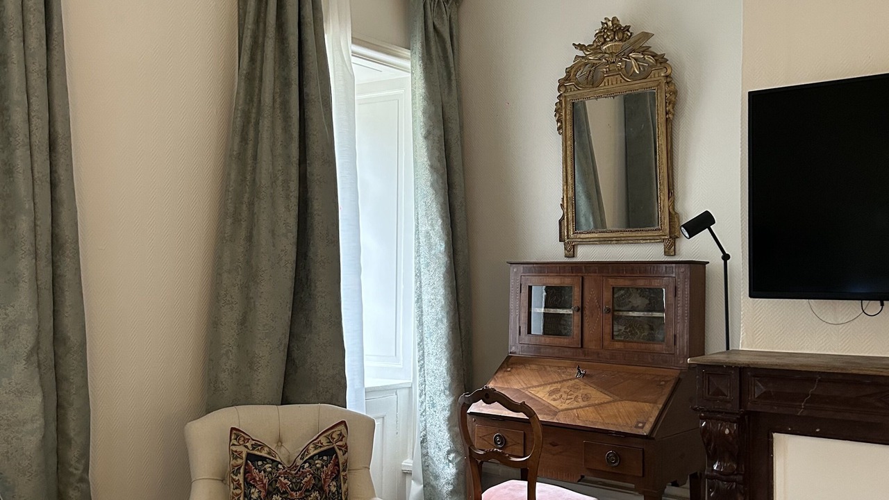 Photo of Bedroom in Ballan-Mire