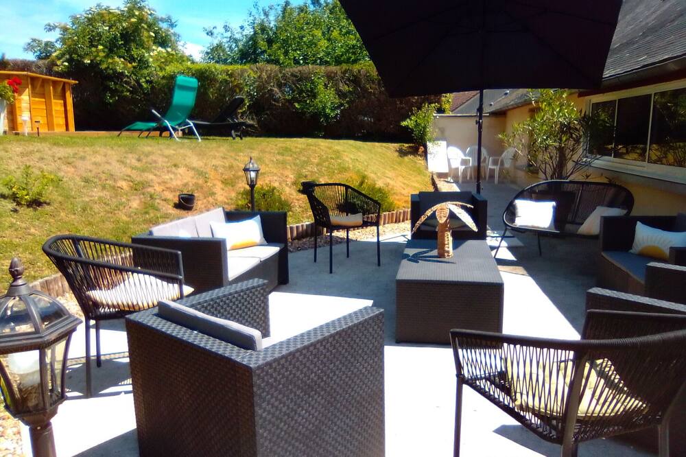 Photo of Patio Balcony in Rouvres-les-Bois