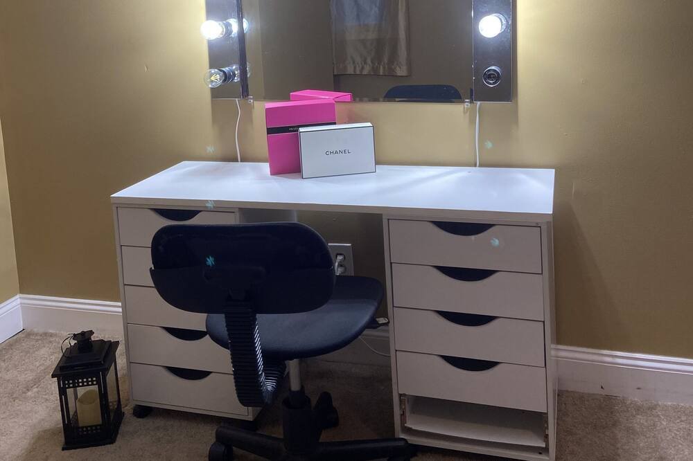 Photo of Bedroom in Amityville