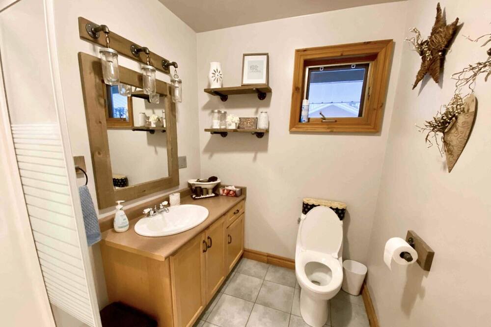 Photo of Bathroom in McMurrich/Monteith