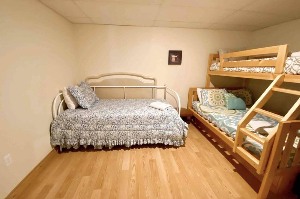 Photo of Bedroom in McMurrich/Monteith