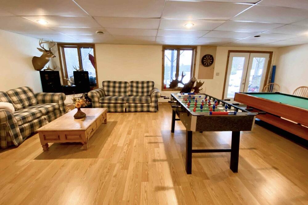 Photo of Livingroom in McMurrich/Monteith