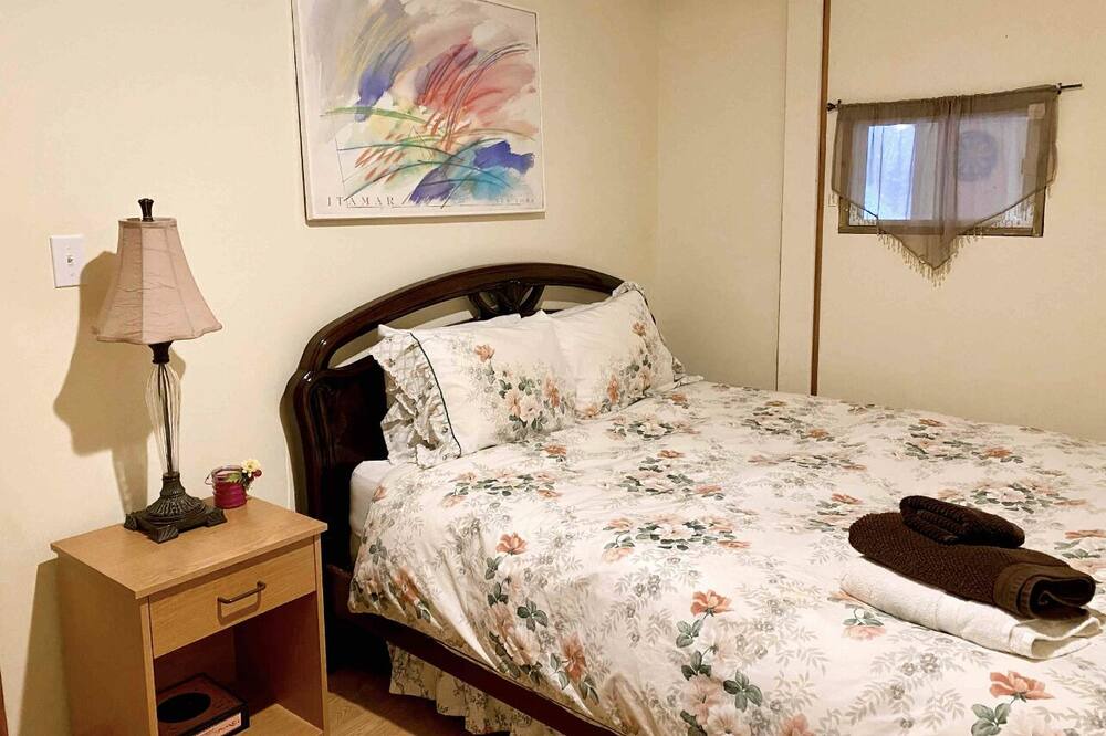 Photo of Bedroom in McMurrich/Monteith