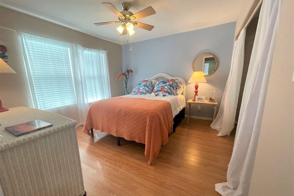 Photo of Bedroom in Rockport