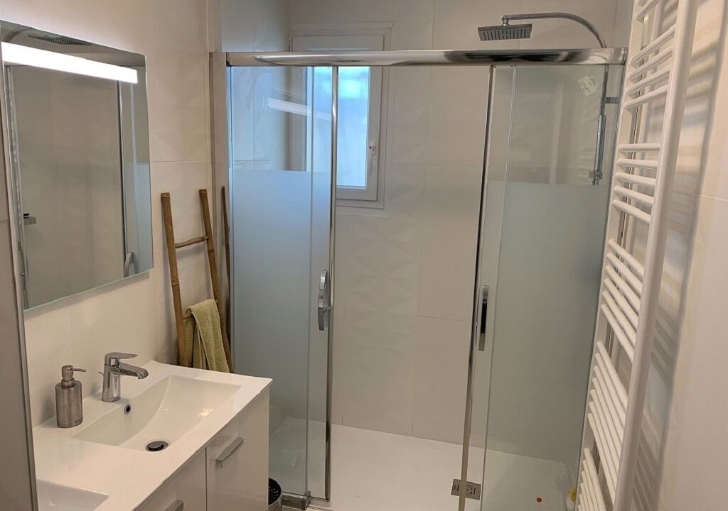 Photo of Bathroom in Dunkirk