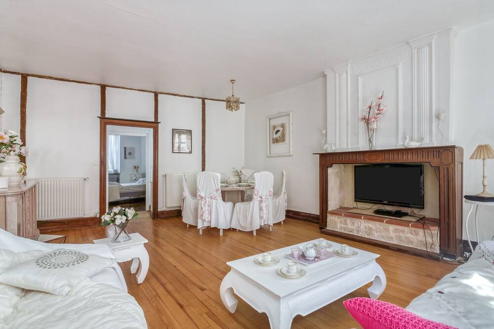 Photo of Livingroom in Montcuq