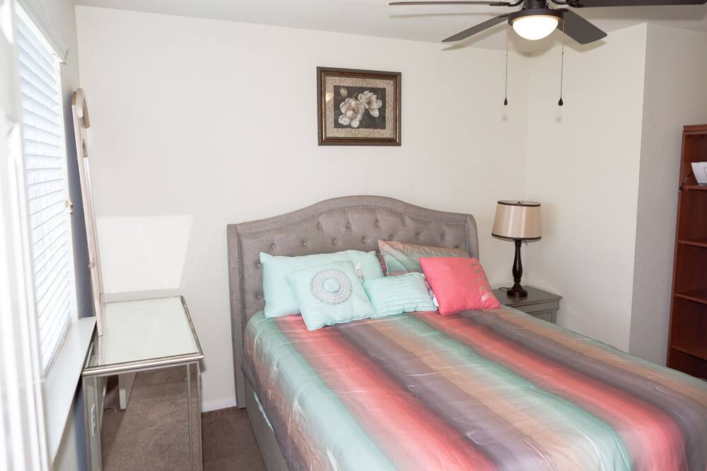 Photo of Bedroom in Clodine