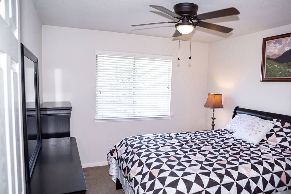 Photo of Bedroom in Clodine