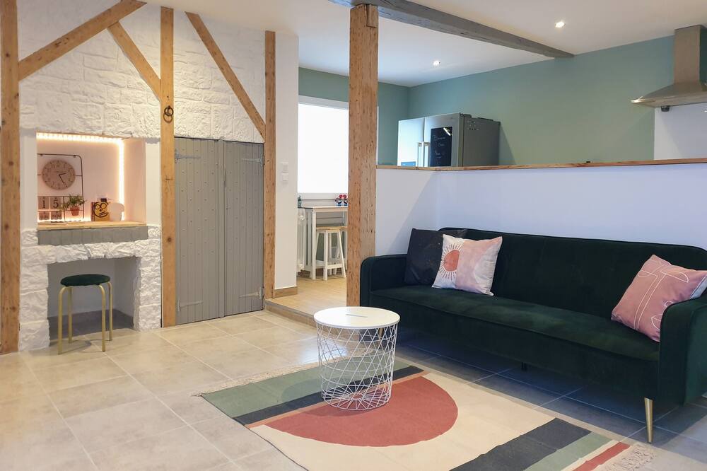 Photo of Livingroom in Boeil-Bezing