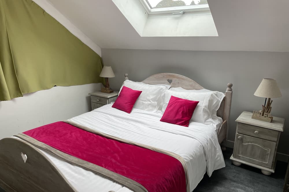 Photo of Bedroom in Courset