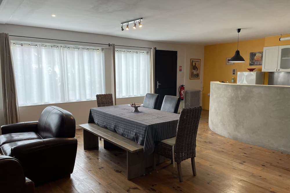 Photo of Livingroom in Courset