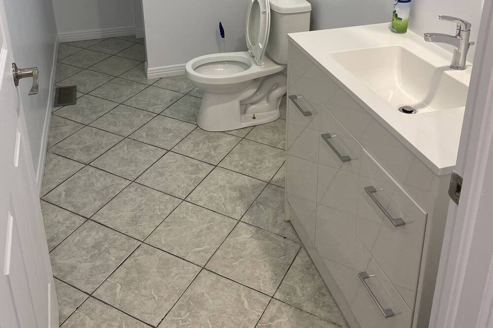 Photo of Bathroom in Masson-Angers
