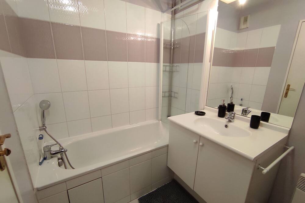Photo of Bathroom in Carrieres-sous-Poissy