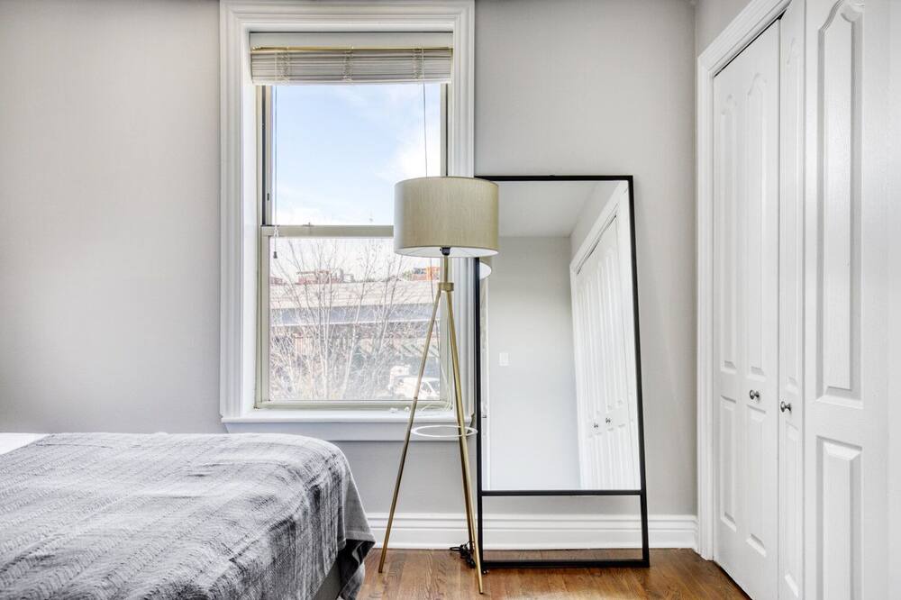 Photo of Bedroom in Lakeview