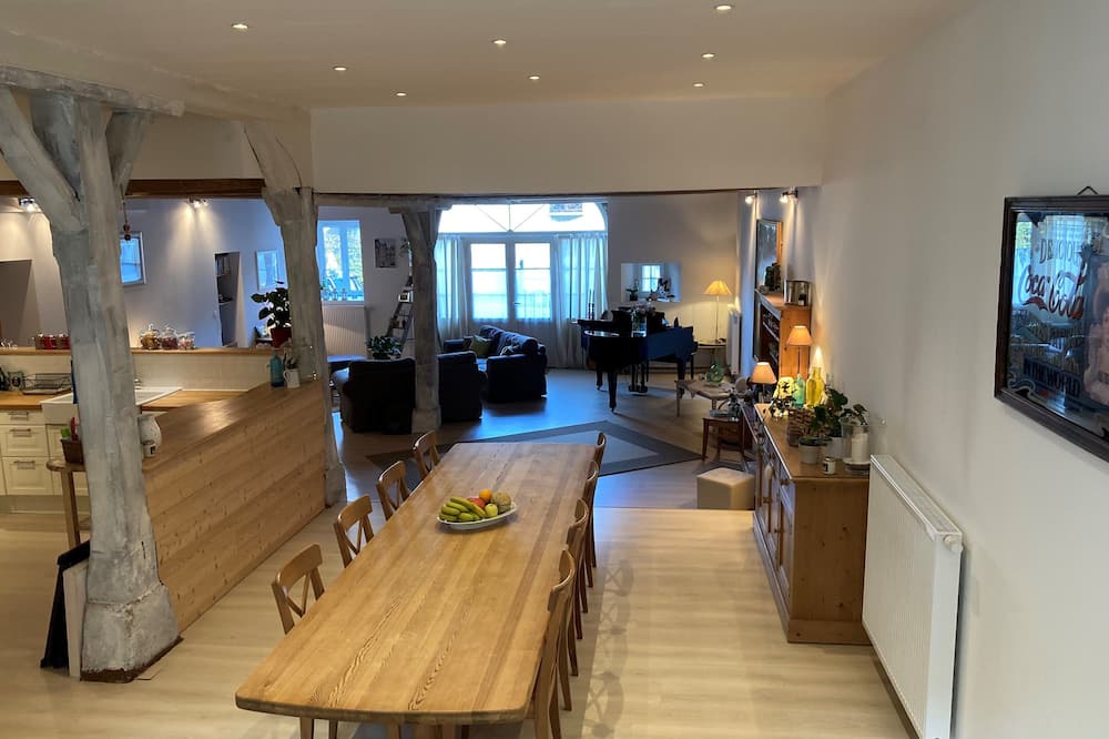 Photo of Livingroom in Collonges