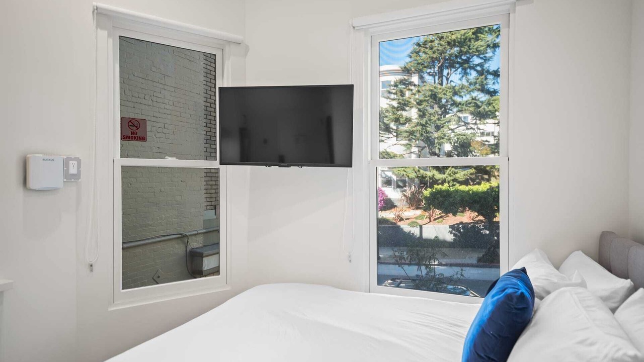 Photo of Others in Pacific Heights