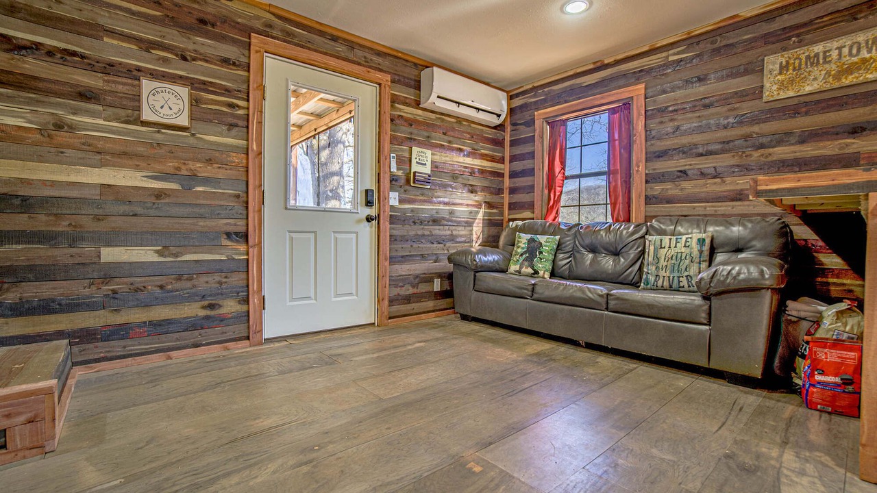 Photo of Livingroom in Ozark