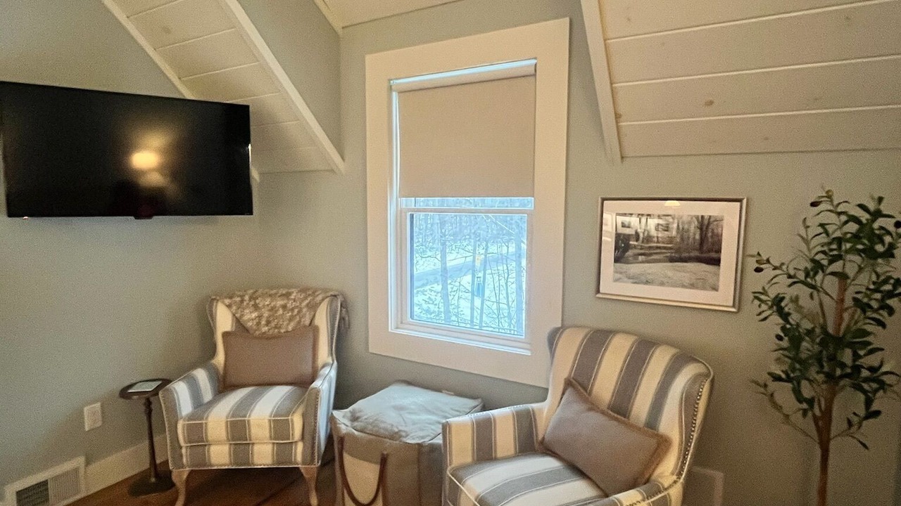 Photo of Livingroom in Huletts Landing