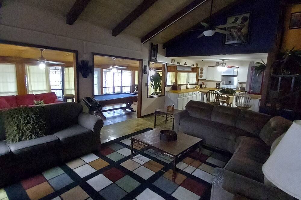 Photo of Livingroom in Myrtle