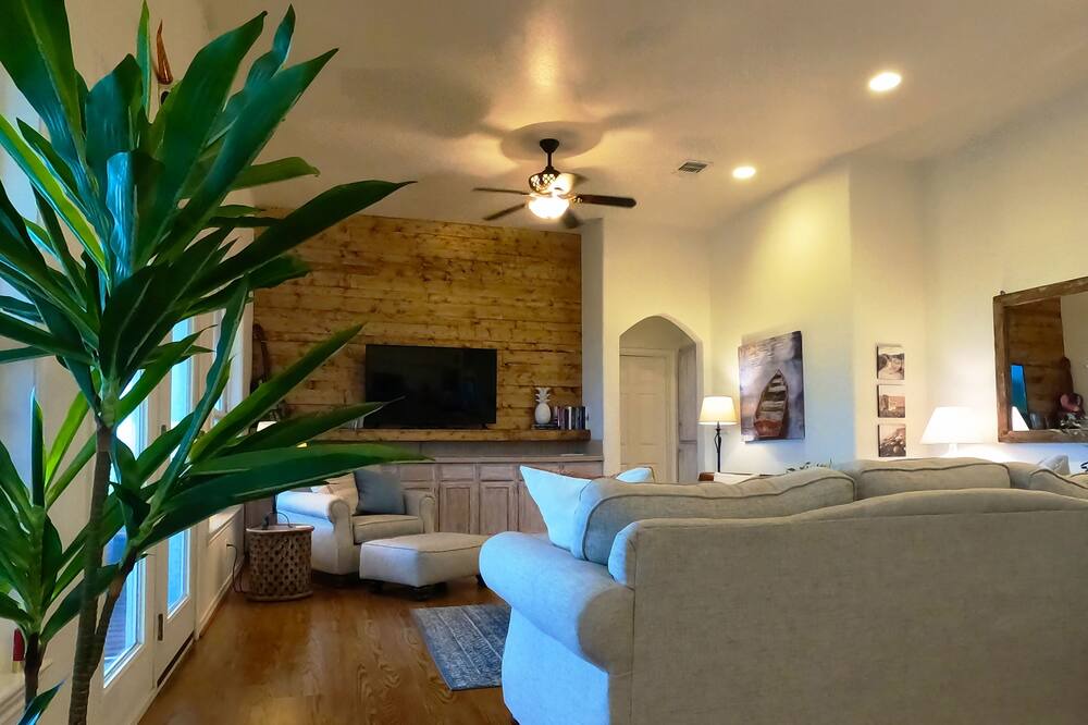 Photo of Livingroom in Port Alto