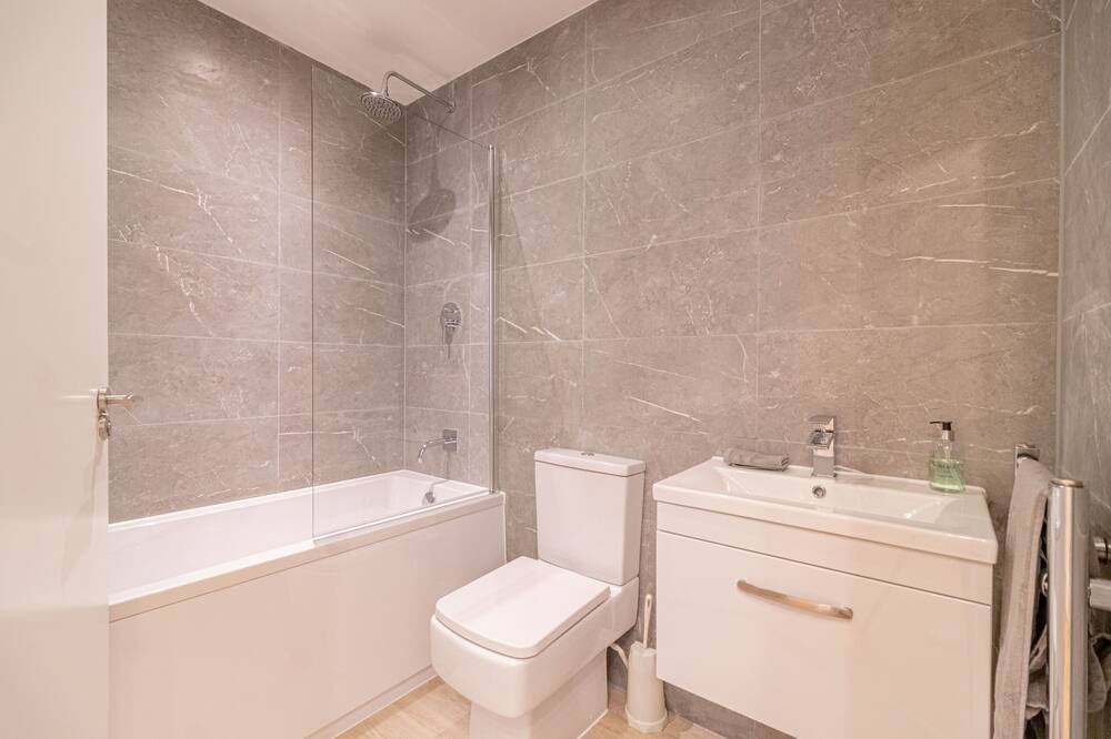 Photo of Bathroom in City Centre Glasgow