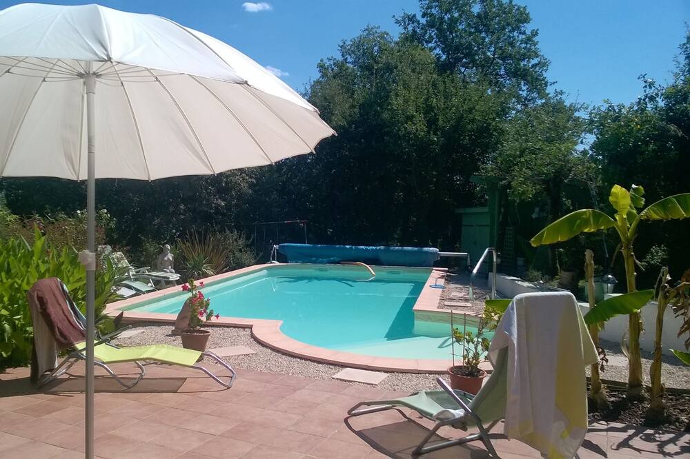 Photo of Outdoor in Menville