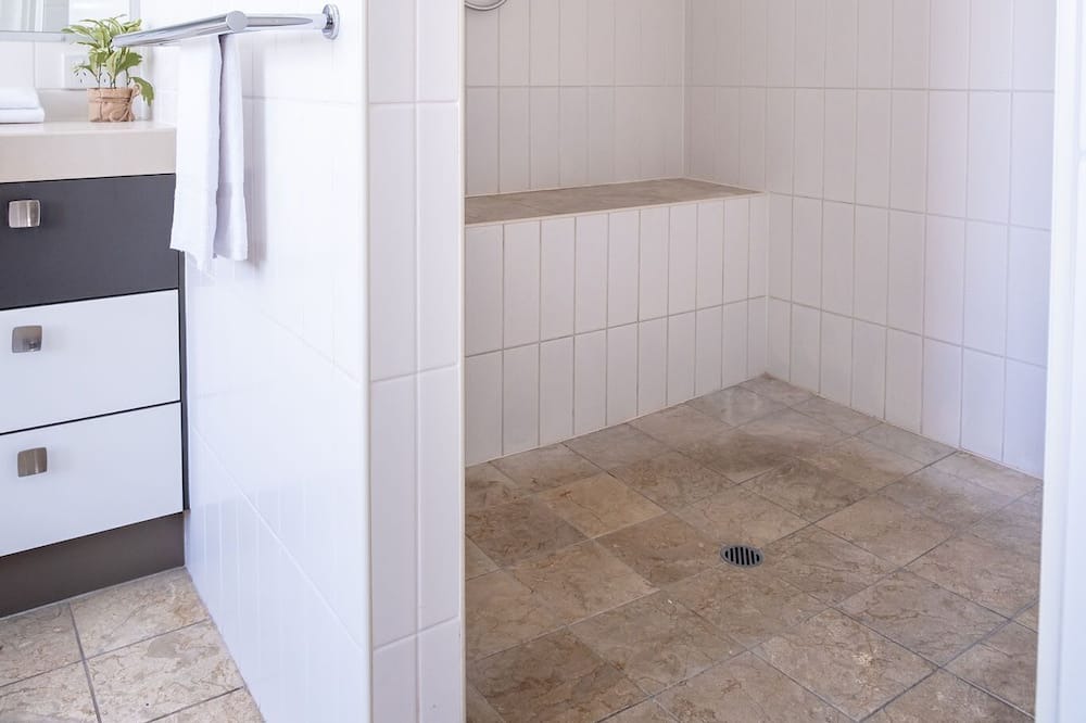 Photo of Bathroom in Twin Waters