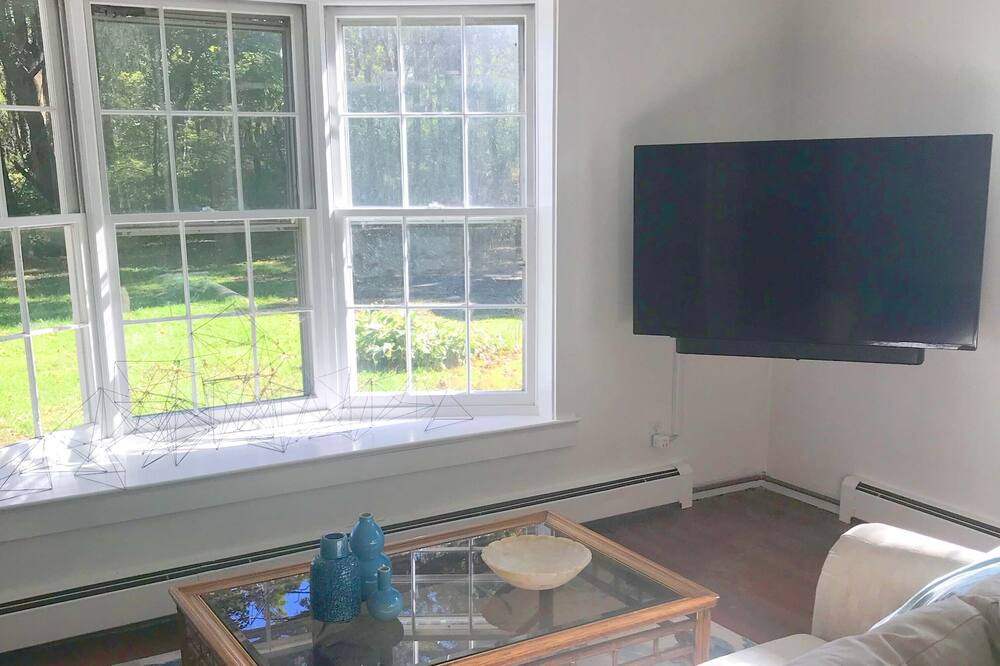 Photo of Livingroom in The Plains