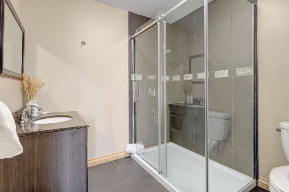 Photo of Bathroom in Saint Zenon