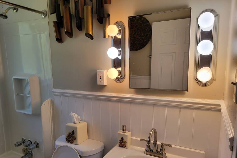 Photo of Bathroom in St. Louis
