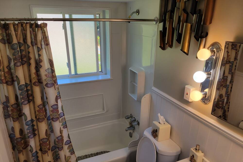 Photo of Bathroom in St. Louis