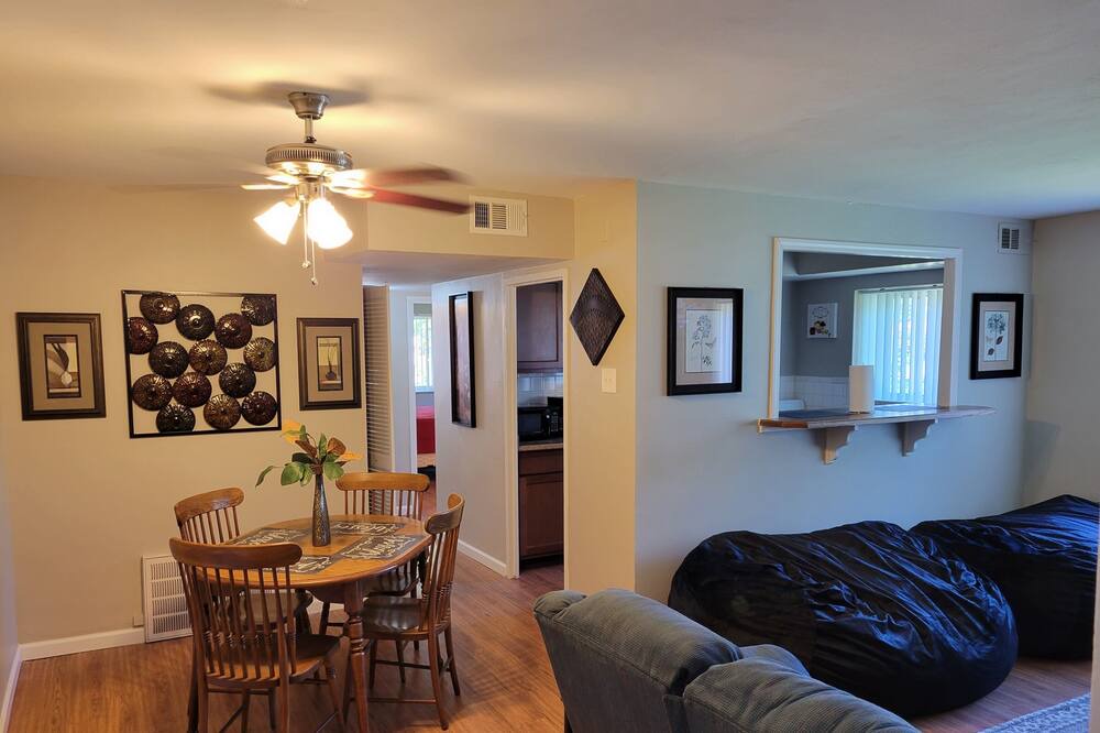Photo of Livingroom in St. Louis