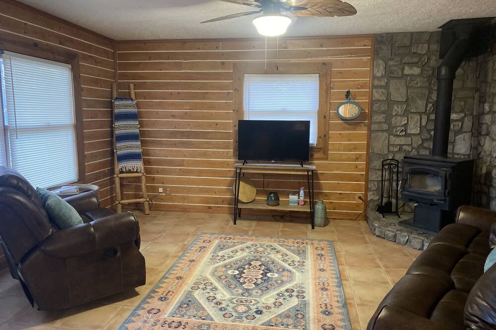 Photo of Livingroom in McIntosh