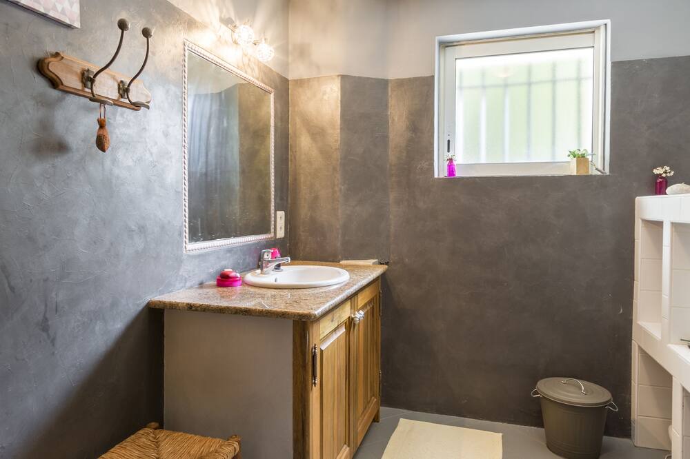 Photo of Bathroom in Viviers
