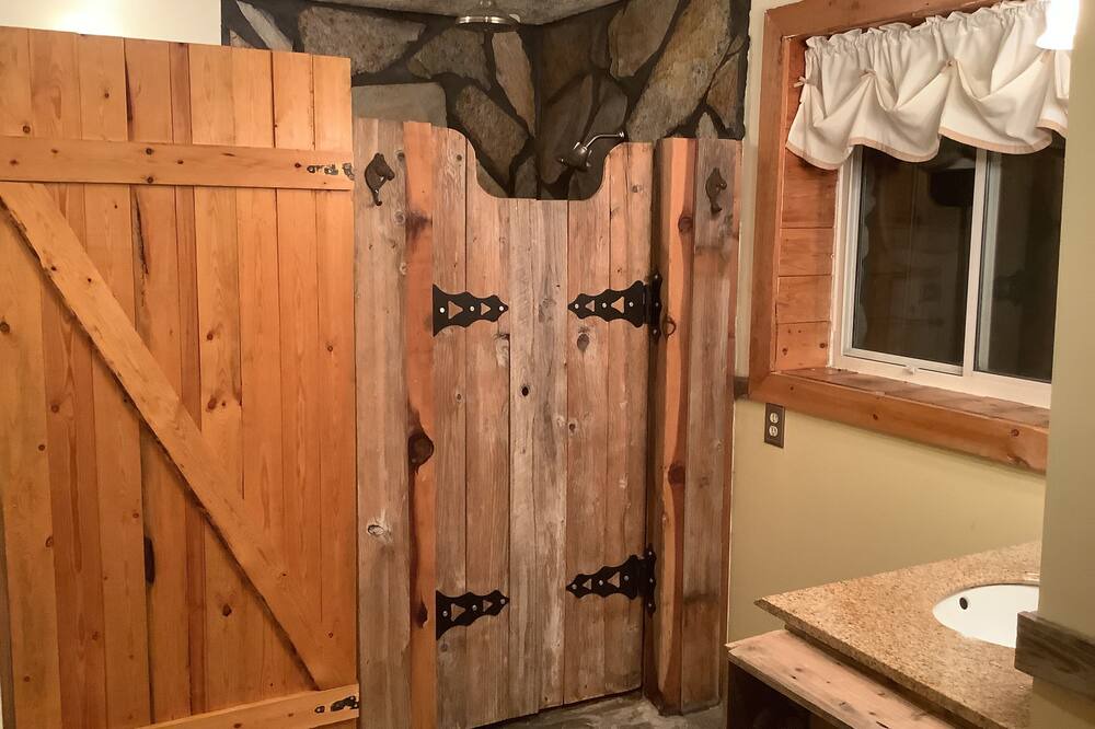 Photo of Bathroom in Eden