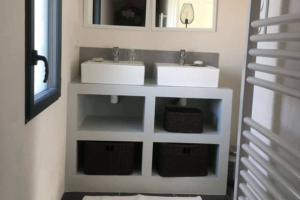 Photo of Bathroom in Noirmoutier-en-l'Ile