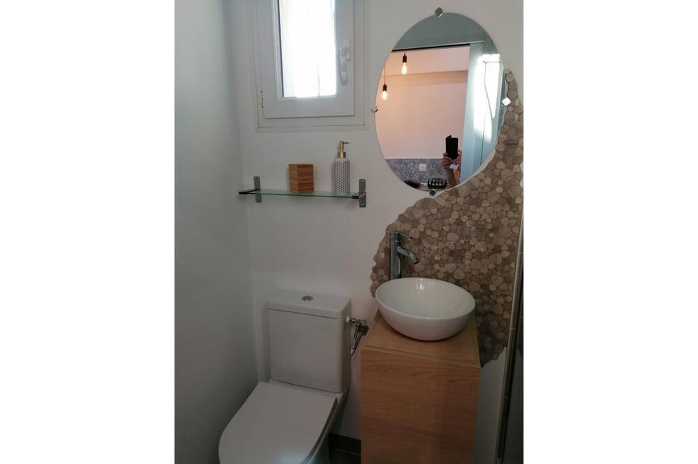 Photo of Bathroom in Bouzigues