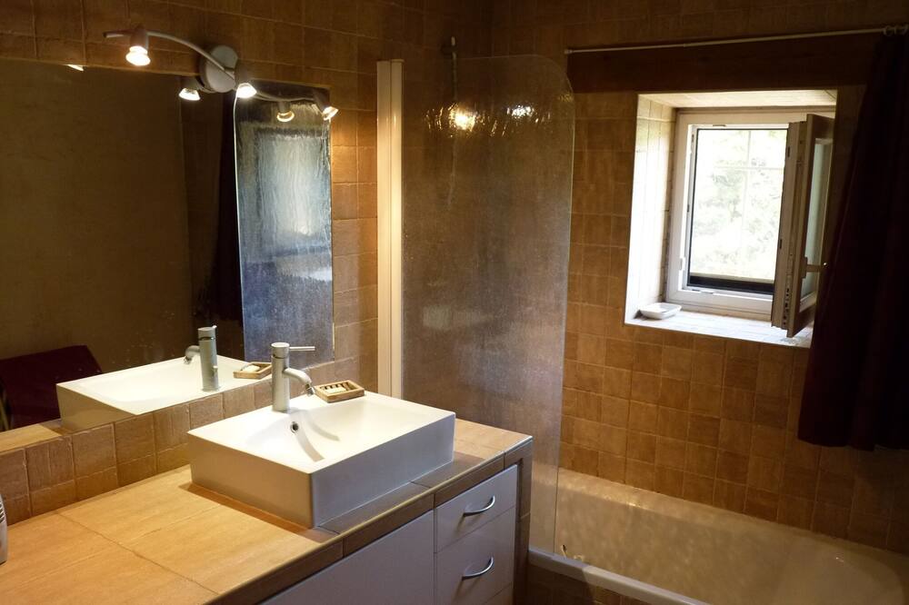 Photo of Bathroom in Ville-sous-Anjou