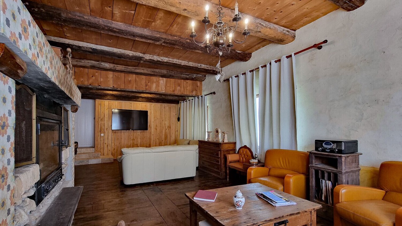 Photo of Livingroom in Les Mages