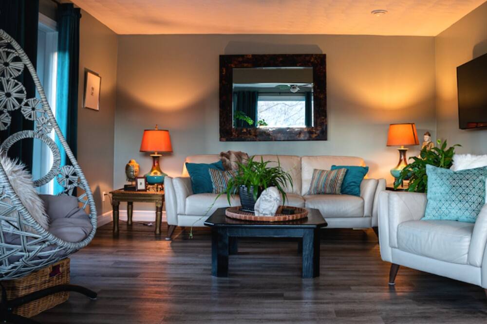 Photo of Livingroom in Milton