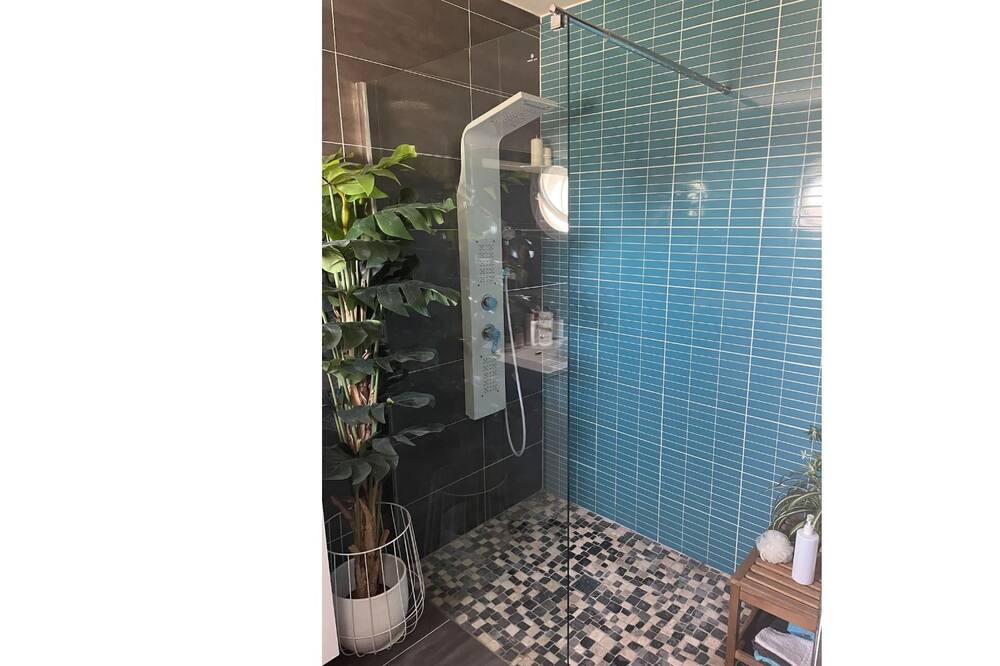 Photo of Bathroom in Banne