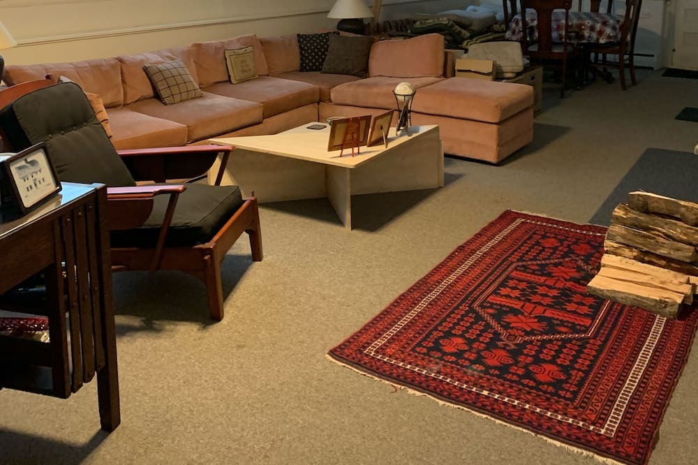 Photo of Bedroom in Maple Hill