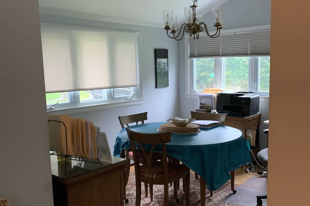 Photo of Livingroom in Maple Hill