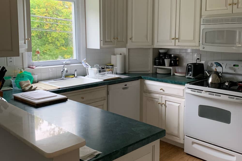 Photo of Others in Maple Hill